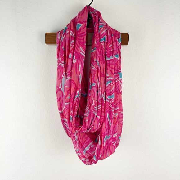 Lilly Pulitzer Riley Infinity Scarf Flirty Sea Rayon Pink Floral One size 46281 - Picture 1 of 7